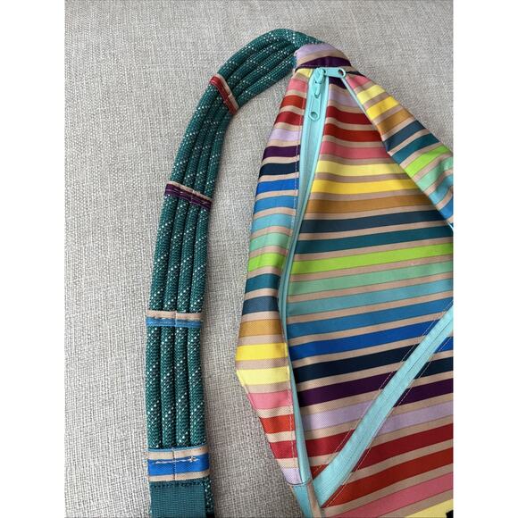 KAVU Rope Sling Backpack Brand EUC Rainbow Stripes FAST SHIPPING Colorful - Picture 5 of 9